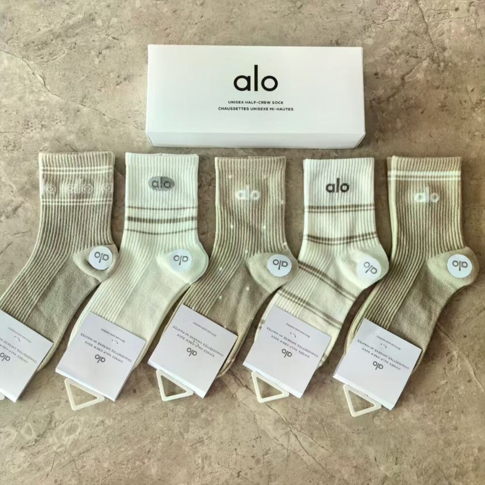 A2- ALO Yoga Neutral Half-Crew Socks 5-Pair Box Set